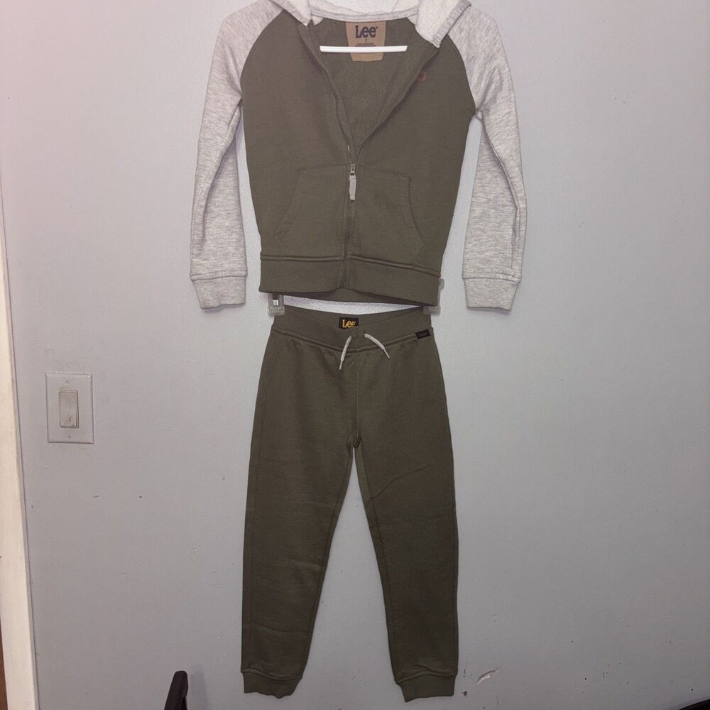 Lee 2pc Zip Up Hoodie & Pants Set With Pockets. Olive Green & Gray  Kids size 7.
